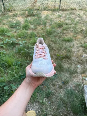 Używany Asics Novablast 5 bike — zdjęcie 6 z 11