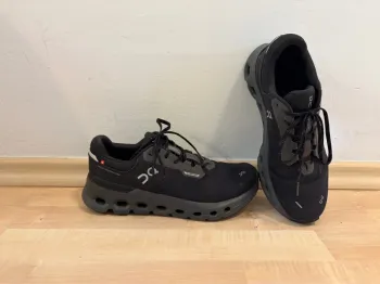 On Running Cloudrunner Waterproof bike usato — immagine 2 di 5