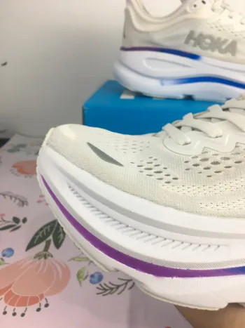 Hoka Bondi 9 bike d'occasion — image 2 sur 5