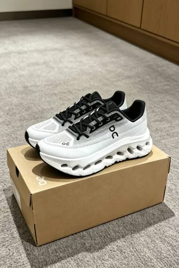 On Running Cloudtilt bike usato — immagine 6 di 7