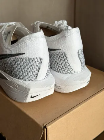 Nike Vaporfly 3 bike usato — immagine 5 di 10