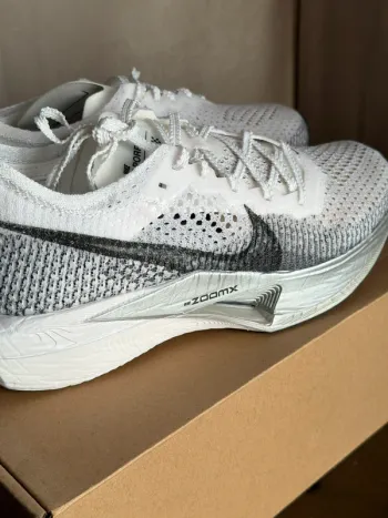 Nike Vaporfly 3 bike usato — immagine 6 di 10