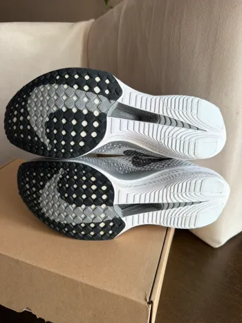 Nike Vaporfly 3 bike usato — immagine 8 di 10