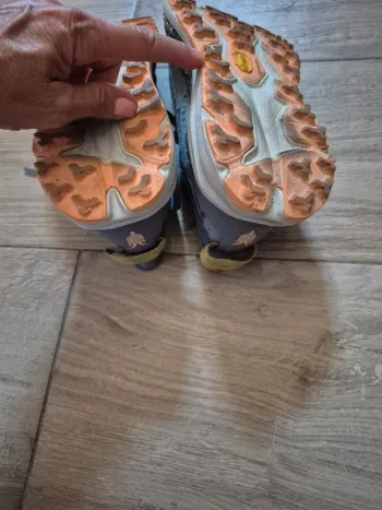 Tweedehands Hoka Speedgoat 6 bike — afbeelding 4 van 7