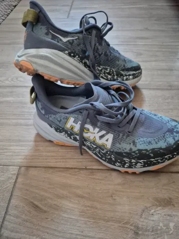Tweedehands Hoka Speedgoat 6 bike