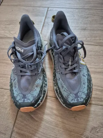 Tweedehands Hoka Speedgoat 6 bike — afbeelding 2 van 7