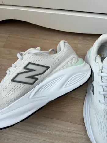 Käytetty New Balance Fresh Foam x Kaiha V2 bike — kuva 3 / 13
