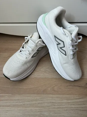 Käytetty New Balance Fresh Foam x Kaiha V2 bike