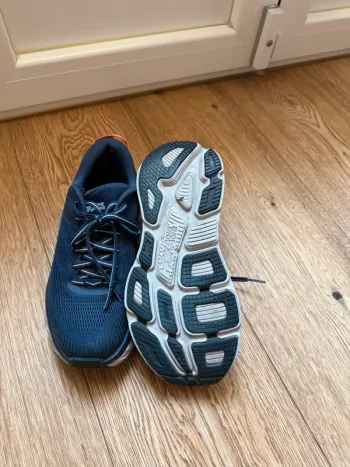 Used Hoka One One Running Shoes bike — image 5 of 5