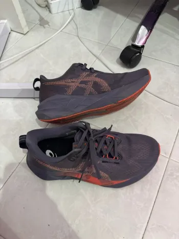 Tweedehands Asics Running Shoes bike