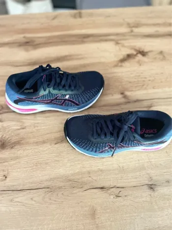 Używany Asics Running Shoes bike — zdjęcie 4 z 6