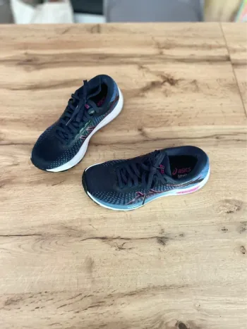 Tweedehands Asics Running Shoes bike
