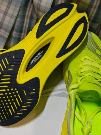 Saucony Endorphin Pro 4 bike d'occasion — image 3 sur 4