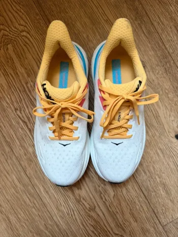 Hoka Clifton bike d'occasion — image 2 sur 4