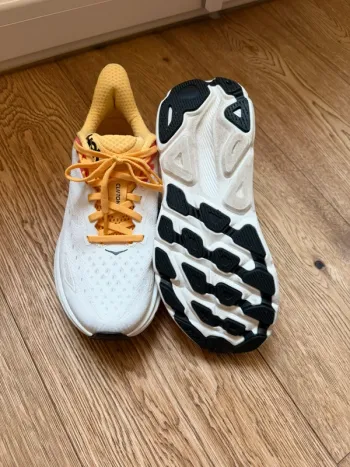 Hoka Clifton bike d'occasion — image 4 sur 4