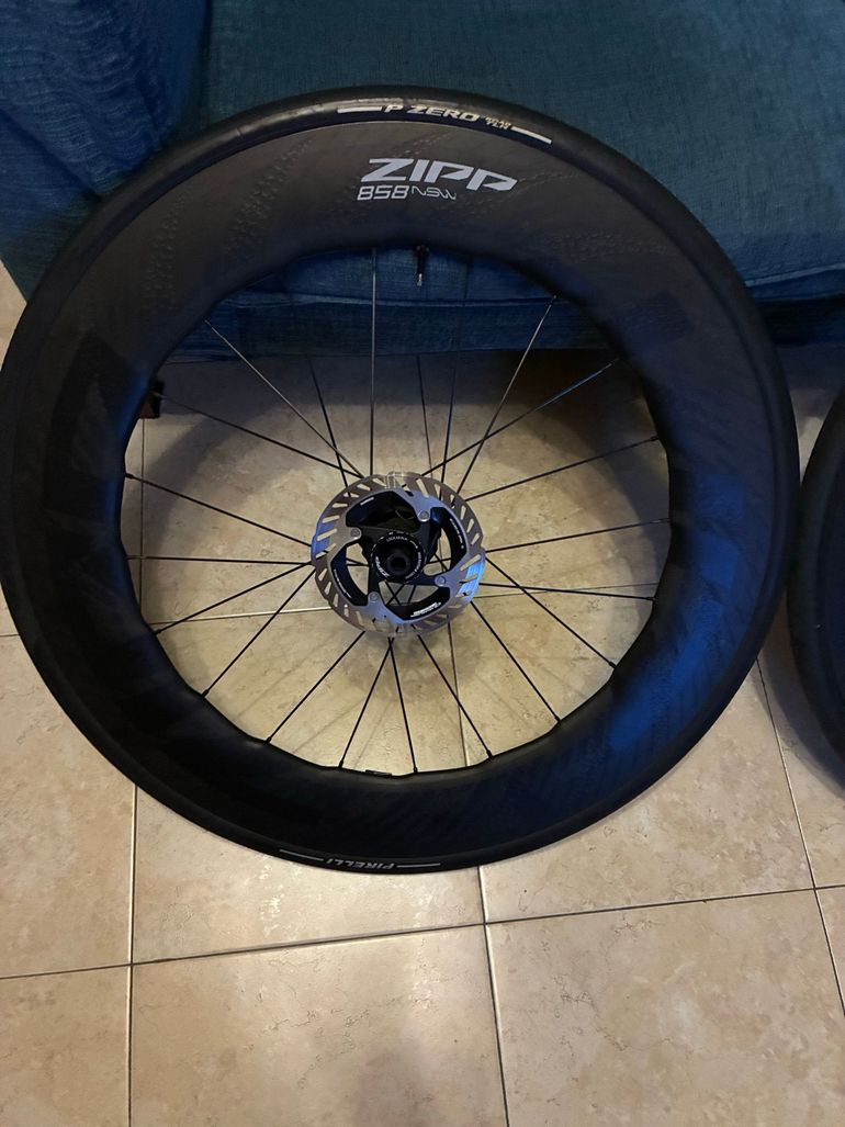 Brugt Zipp 858 NSW Disc 2024 bike — billede 11 af 11