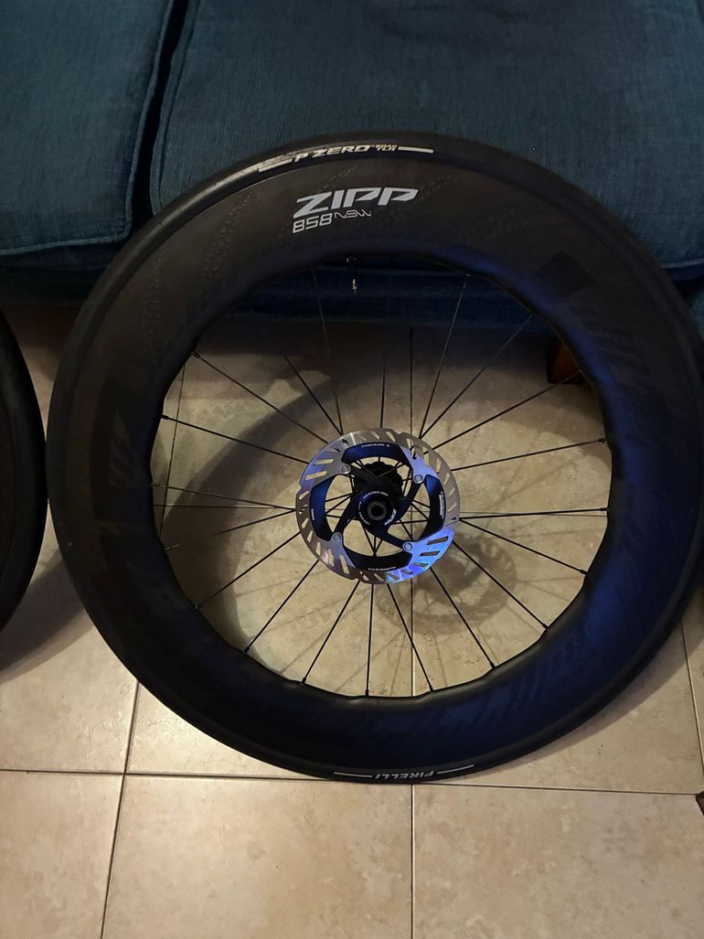 Brugt Zipp 858 NSW Disc 2024 bike — billede 10 af 11