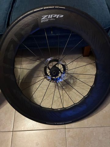 Brugt Zipp 858 NSW Disc 2024 bike — billede 2 af 11