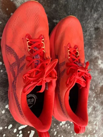 Gebrauchtes Asics Novablast 5 bike — Bild 2 von 9
