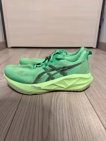 Brugt Asics Novablast 5 bike — billede 2 af 6