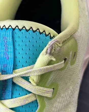 Käytetty Asics Novablast 5 bike — kuva 11 / 12