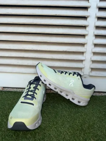 100% ON Running Shoes bike usato — immagine 2 di 6