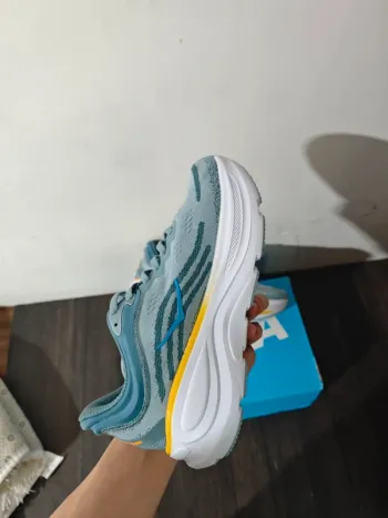 Hoka Running Shoes bike d'occasion — image 8 sur 10