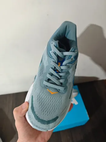 Hoka Running Shoes bike d'occasion — image 4 sur 10