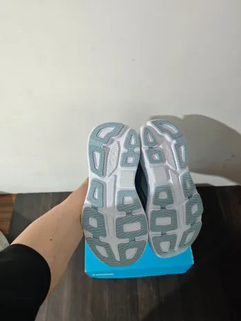 Hoka Running Shoes bike d'occasion — image 9 sur 10