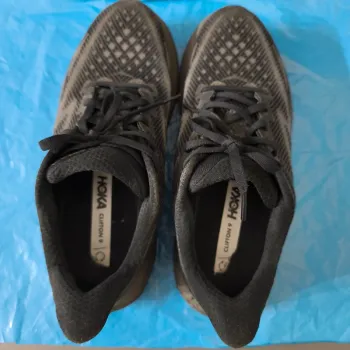 Hoka Clifton 9 bike d'occasion — image 2 sur 8
