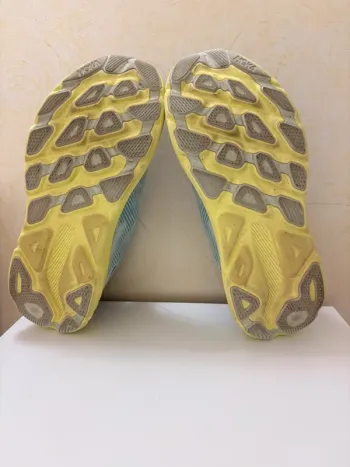 Hoka Clifton 9 bike d'occasion — image 7 sur 7