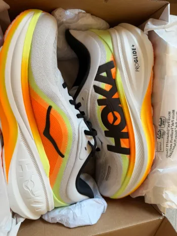 Hoka Klifton bike d'occasion — image 2 sur 2