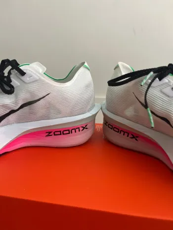 Used Nike ZoomX Vaporfly Next% 4 bike — image 4 of 10