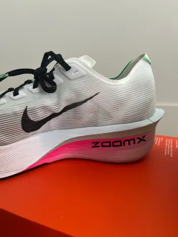 Used Nike ZoomX Vaporfly Next% 4 bike — image 3 of 10