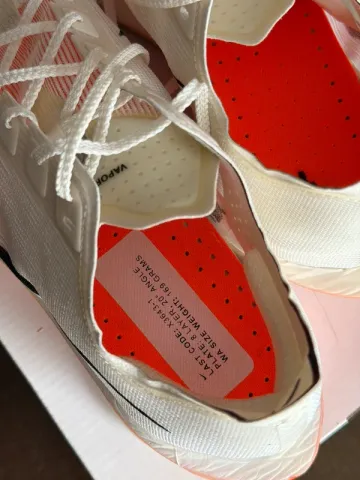 Nike Vaporfly 4 Next% bike usato — immagine 4 di 10