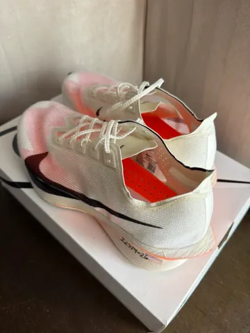 Nike Vaporfly 4 Next% bike usato — immagine 3 di 10