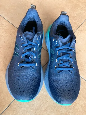 Używany Asics Novablast 4 bike — zdjęcie 2 z 8