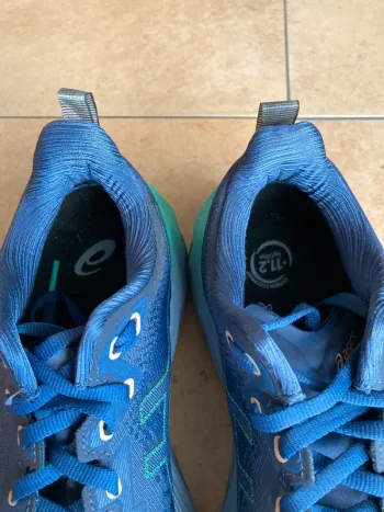 Używany Asics Novablast 4 bike — zdjęcie 6 z 8