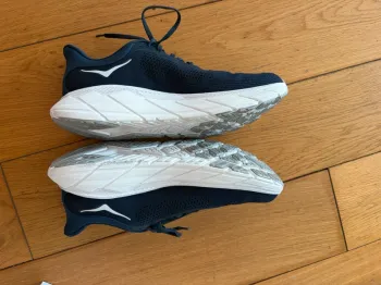 Used Hoka Arahi 7 bike — image 6 of 11