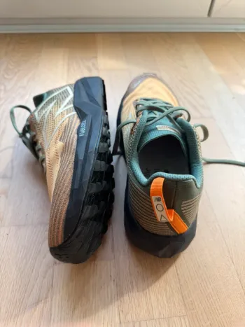 Gebrauchtes New Balance FuelCell Venym bike — Bild 3 von 6