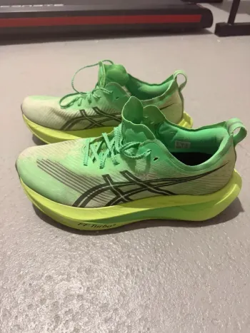 Gebrauchtes Asics Megablast bike — Bild 2 von 8