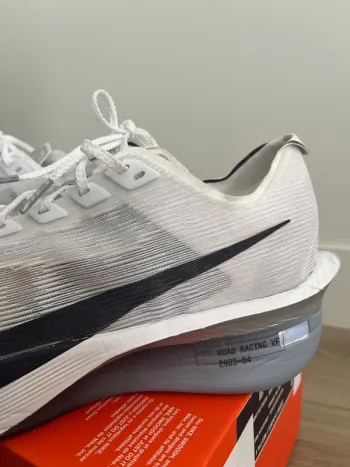Použité Nike ZoomX Vaporfly Next%4 bike — obrázek 2 z 6