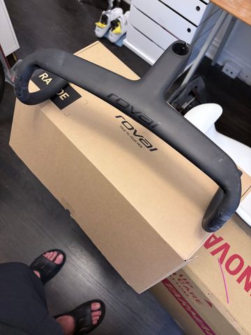 Used Roval Rapide Cockpit 2024 bike — image 3 of 5