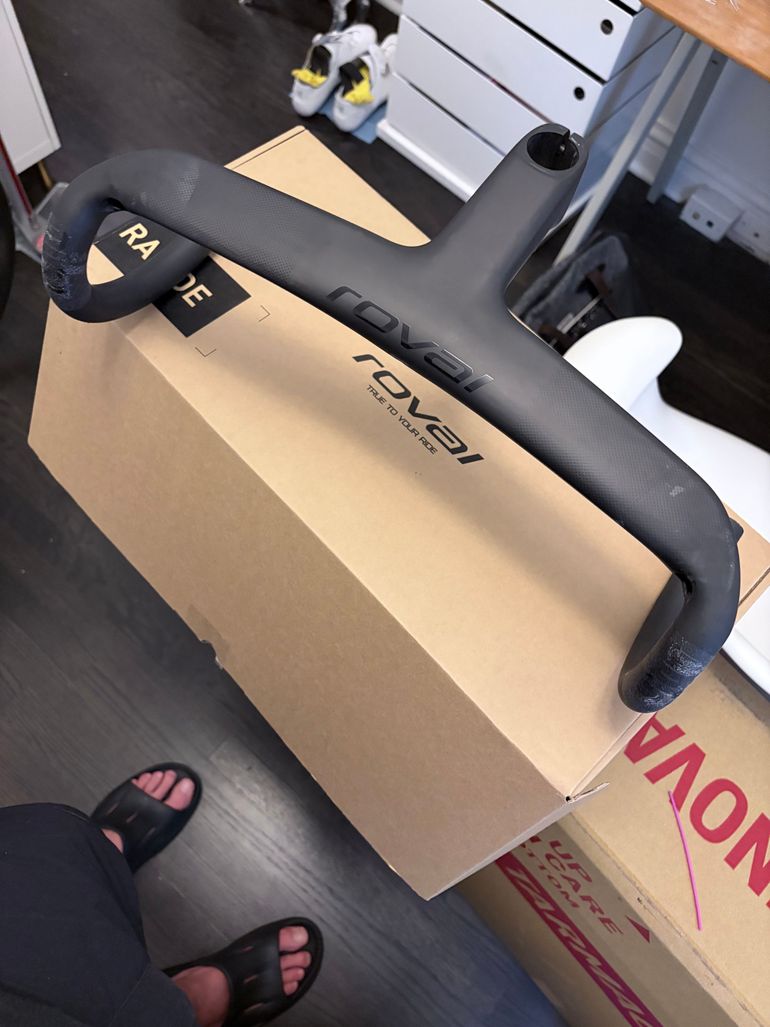 Used Roval Rapide Cockpit 2024 bike — image 3 of 5