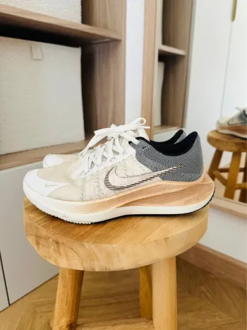 Gebrauchtes Nike Running Shoes Size 37.5 bike