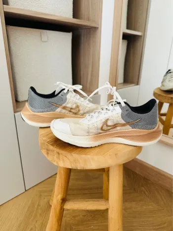 Brugt Nike Running Shoes Size 37.5 bike — billede 3 af 5