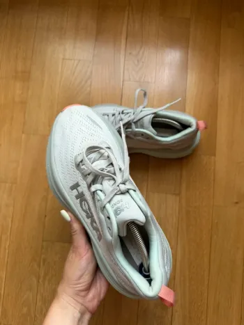 Hoka Bondi 8 bike d'occasion — image 2 sur 9