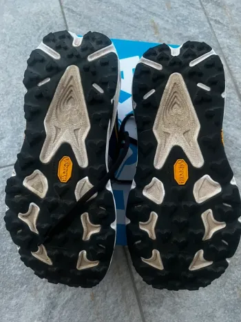 Tweedehands Hoka Speedgoat 7 bike — afbeelding 2 van 5
