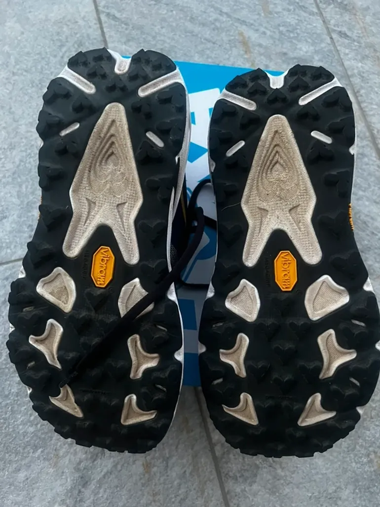 Tweedehands Hoka Speedgoat 7 bike — afbeelding 2 van 5