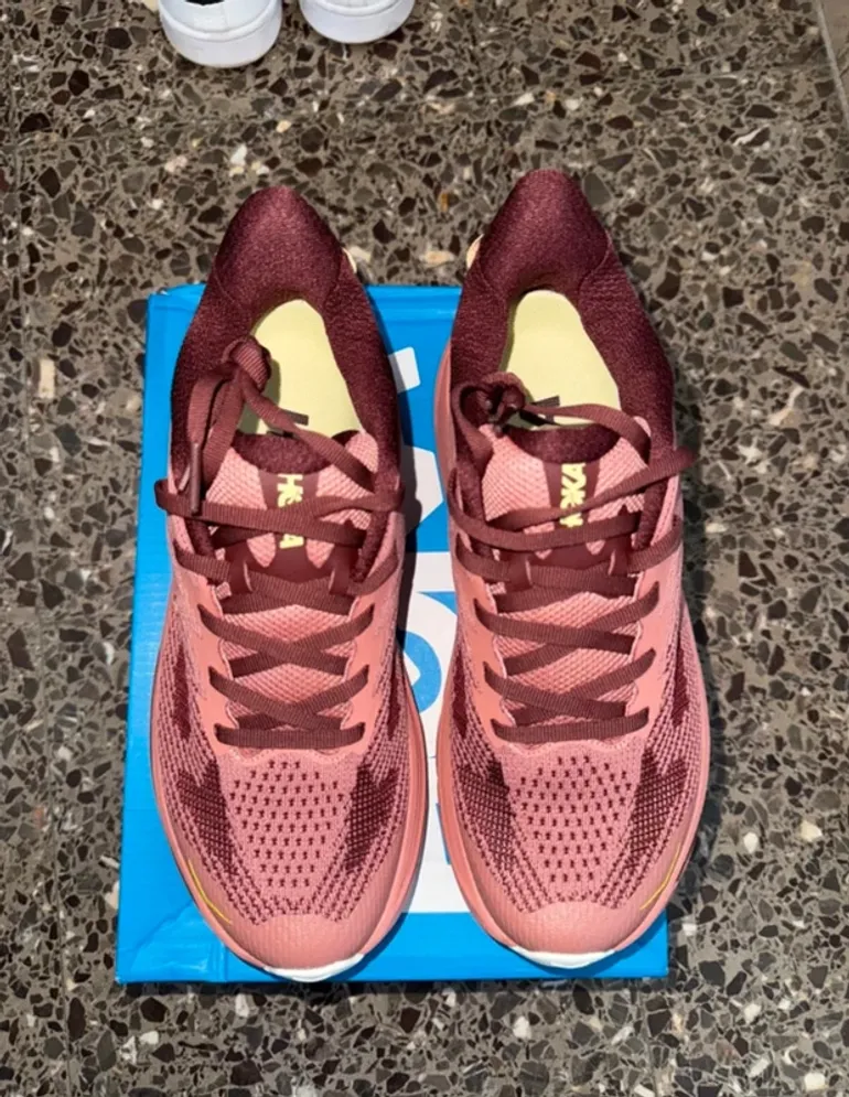 Used Hoka Challenger 8 bike — image 2 of 6